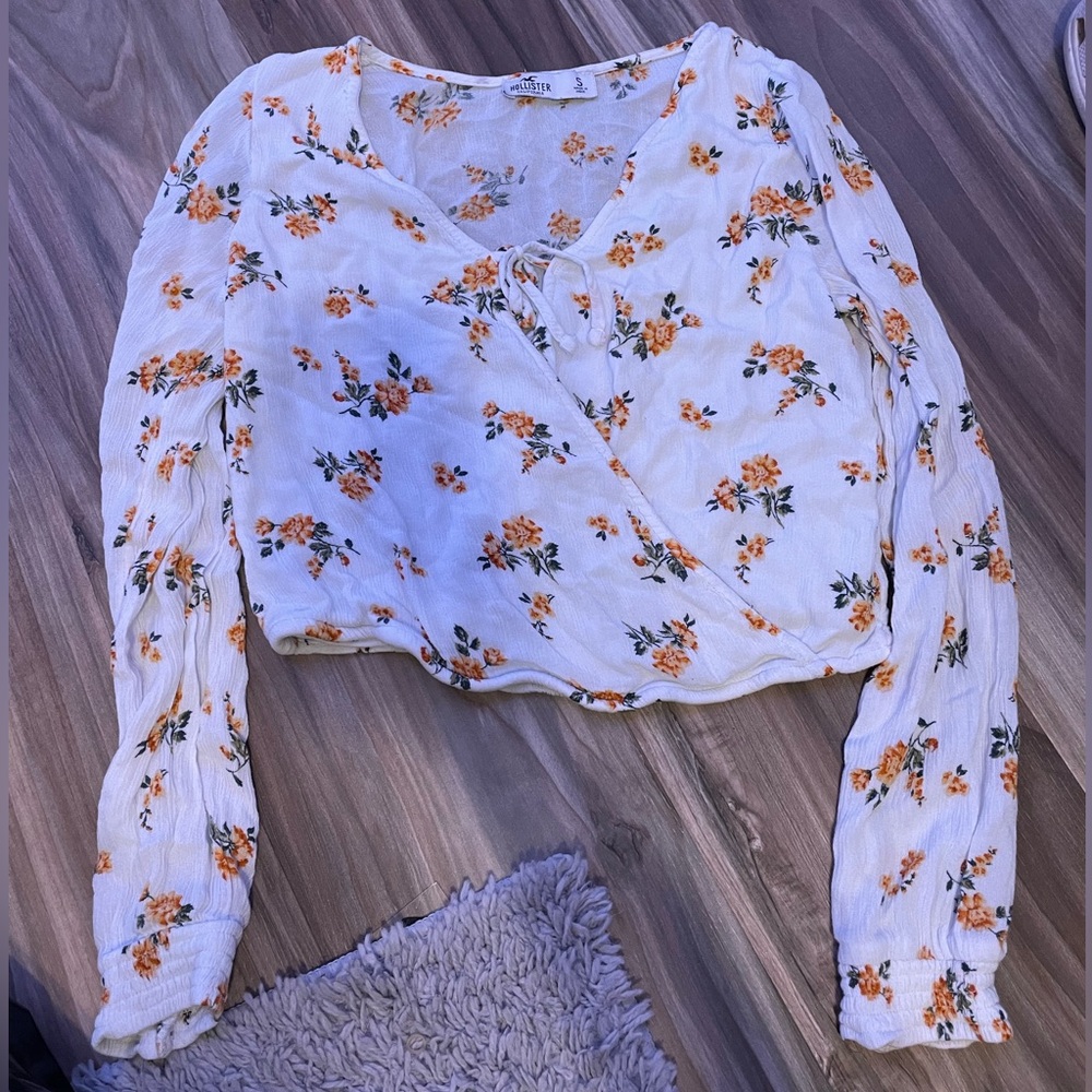 hollister floral white long sleeve top